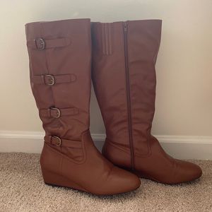 Comfortview brown leather buckle boots size 12W